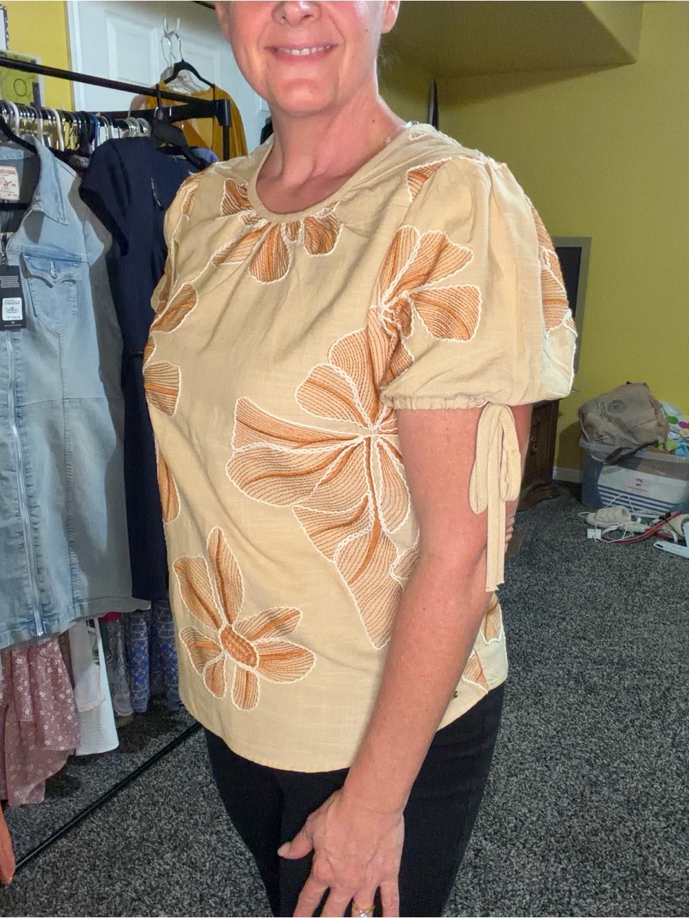 NWT Badgley Mischka Embroidered Floral Tie-Sleeve Top Size L - Picture 2 of 7